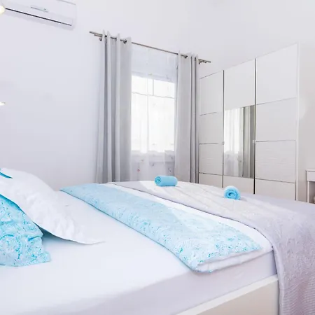 Apartment Matana-2 By Interhome *