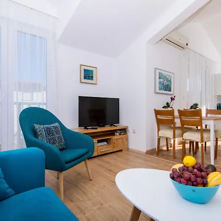 Apartment Matana-2 By Interhome