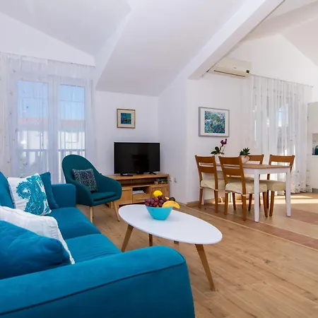 Apartment Matana-2 By Interhome Trogir